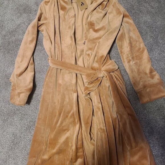 NWT Womens relaxed fit velour long robe, house coat - Picture 3 of 4